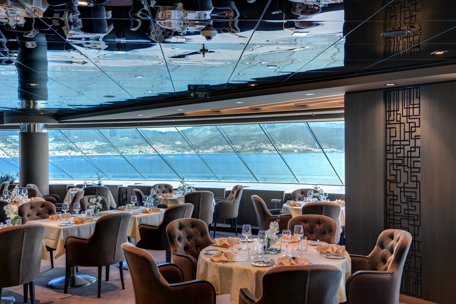 MSC Cruises MSC Meraviglia MSC Yacht Club Restaurant - Credits - MSC Rights - Ivan Sarfatti 3.jpg